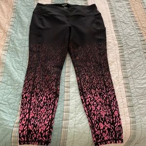 Torrid Active size 1 black leggings Breast Cancer month leopard style